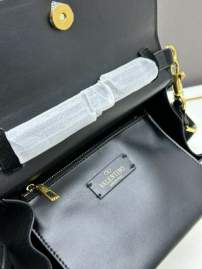 Picture of Valentino Handbags _SKUfw180908130fw